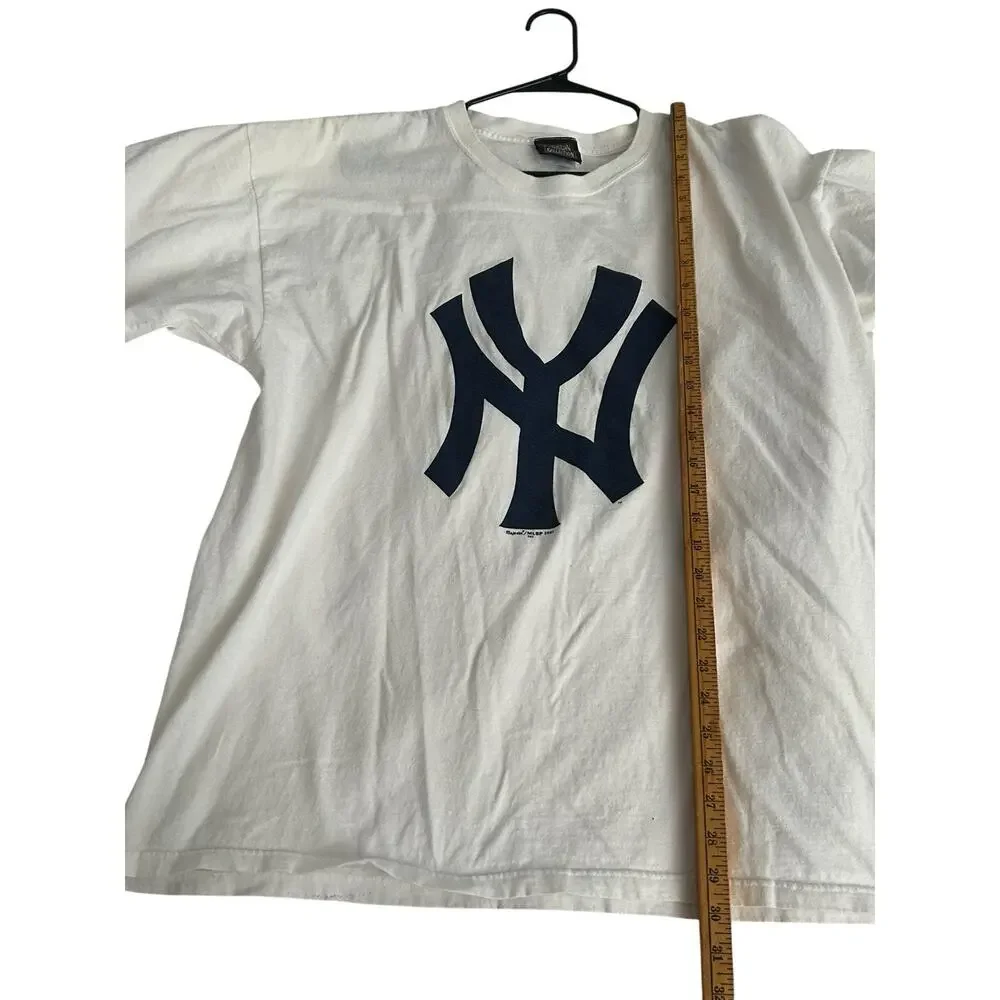 Vintage 2002 New York Yankees Logo MLB Baseball White 2X Majestic Cooperstown
